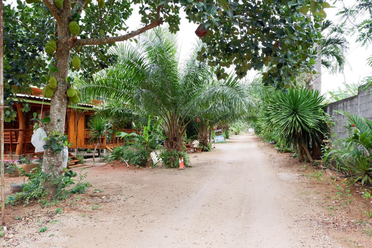 Baansuan Resort Don Sak Exterior foto